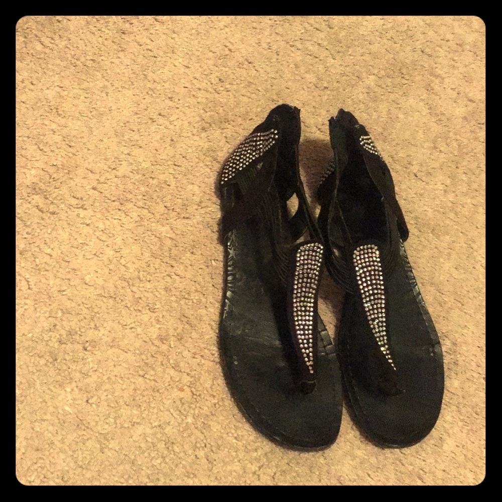 Black sandals with opal stones